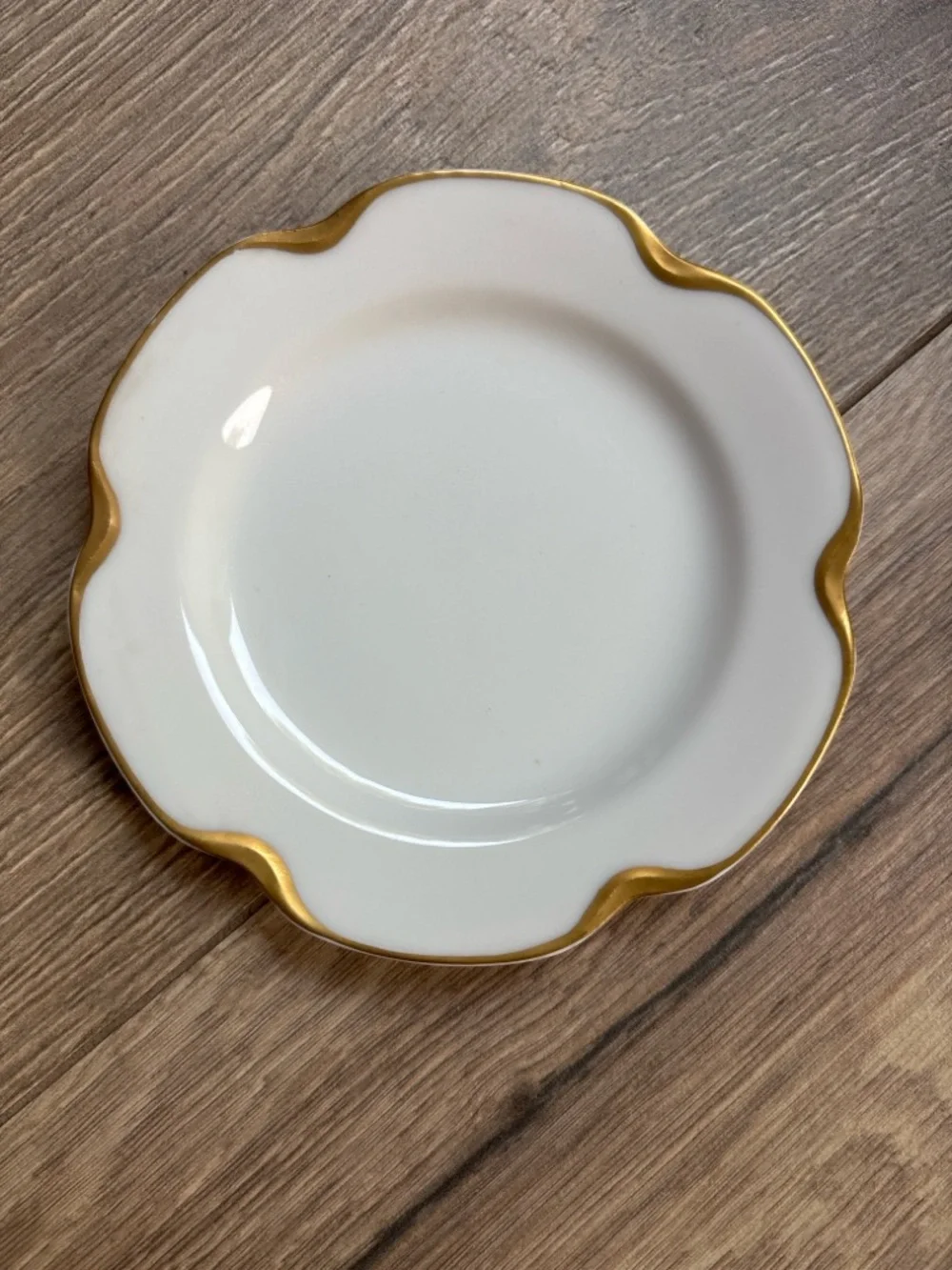 Vintage Haviland Limoges France White Gold Scalloped Dessert Bread Plate 6.5”